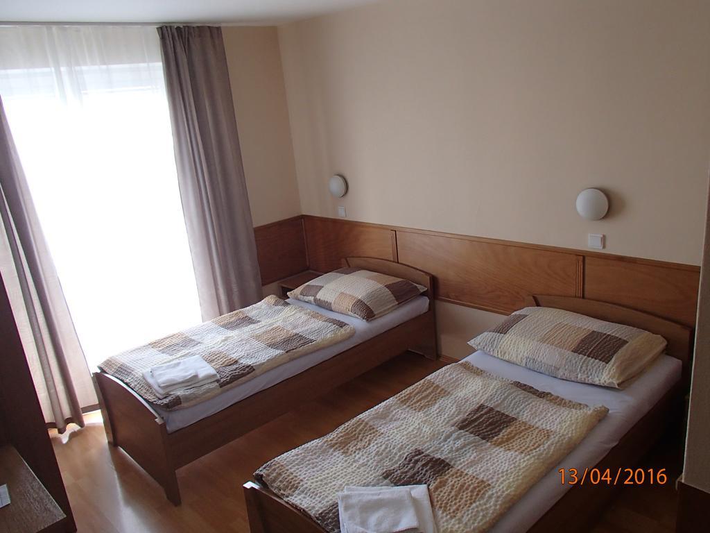 Pension Magnolia Trenčín Exterior foto