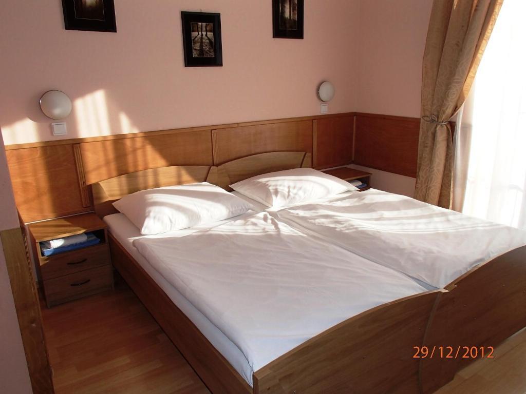 Pension Magnolia Trenčín Exterior foto