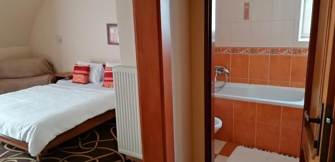 Pension Magnolia Trenčín Exterior foto